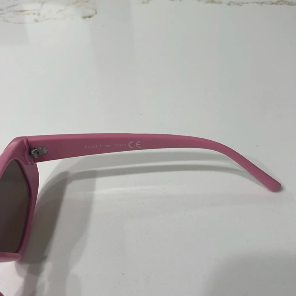 Pink Rectangular Retro Sunglasses - Picture 6 of 6